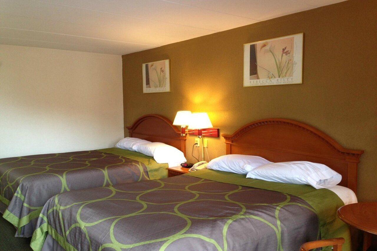 Super 8 By Wyndham Manassas Otel Dış mekan fotoğraf