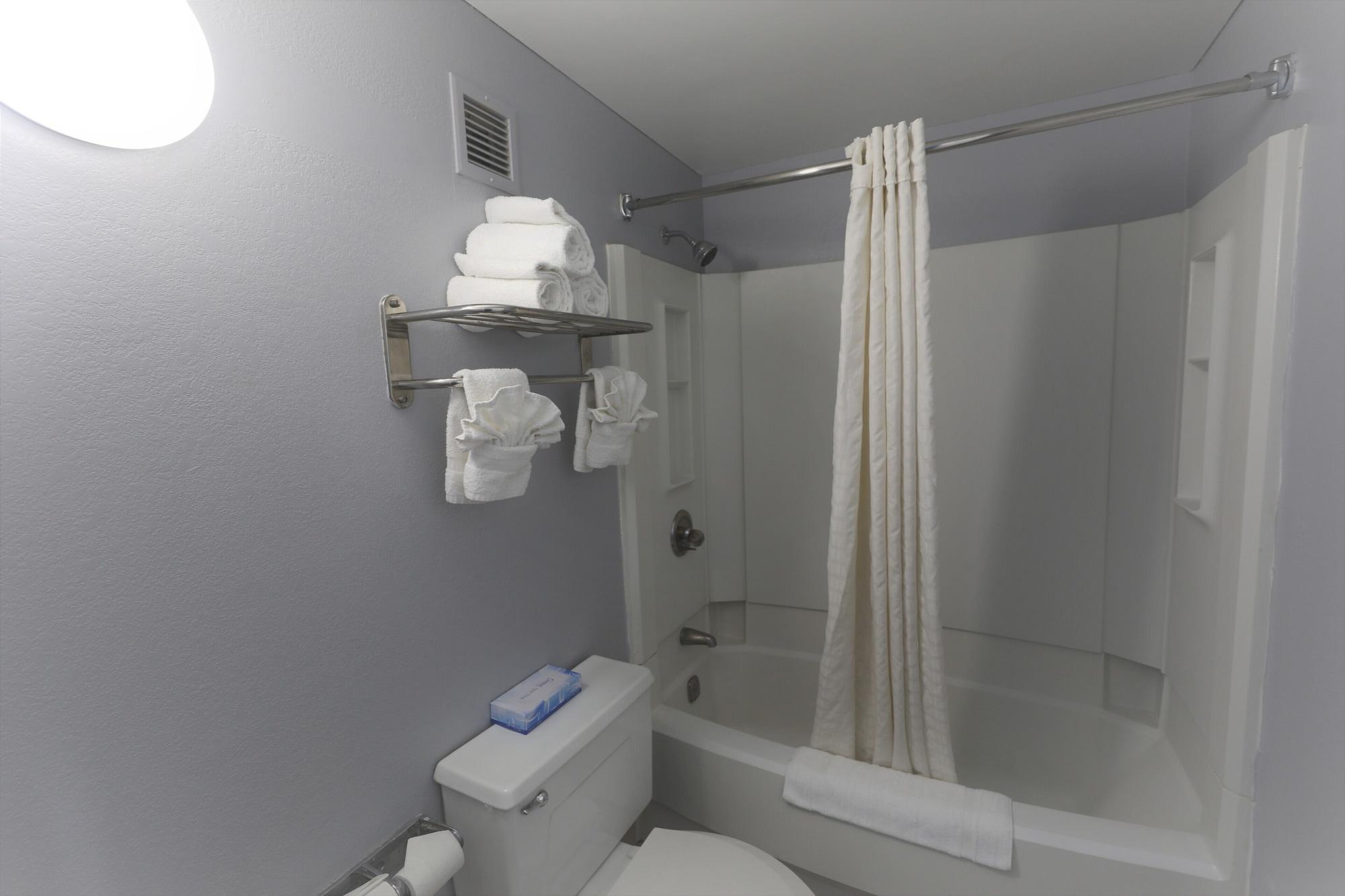 Super 8 By Wyndham Manassas Otel Dış mekan fotoğraf