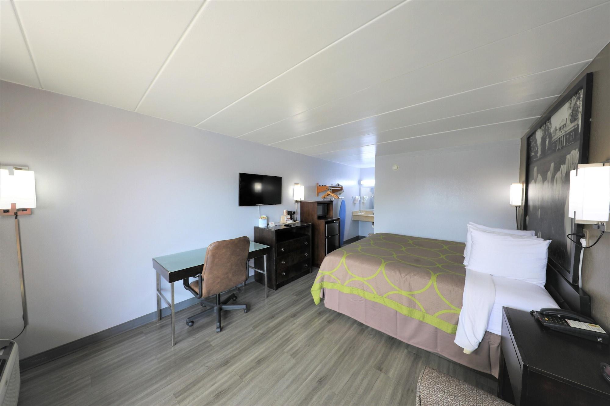 Super 8 By Wyndham Manassas Otel Dış mekan fotoğraf