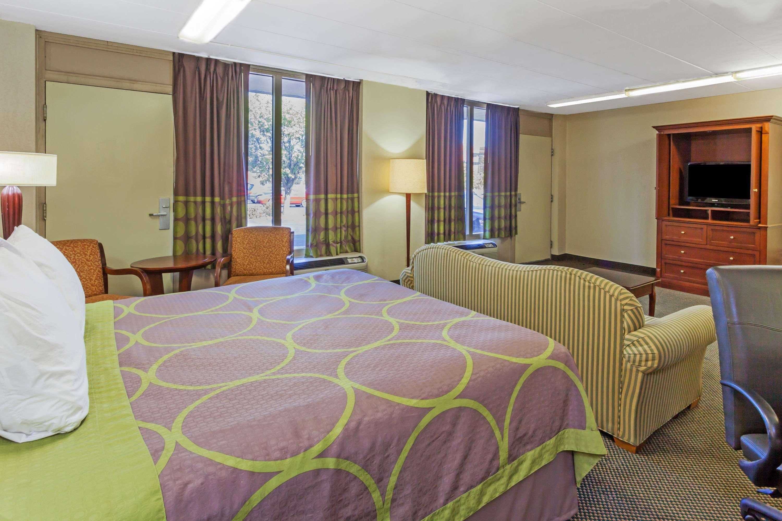 Super 8 By Wyndham Manassas Otel Dış mekan fotoğraf