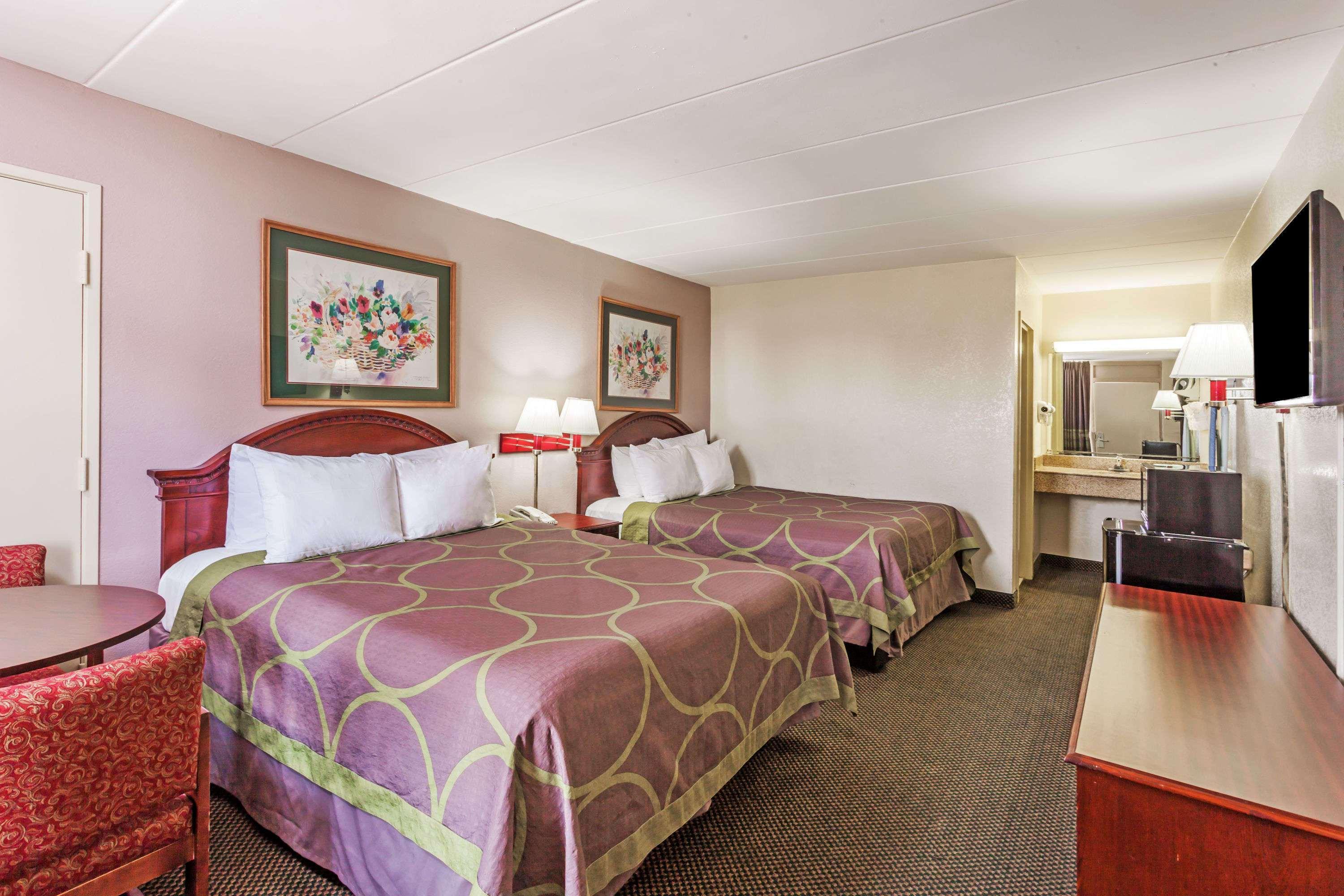 Super 8 By Wyndham Manassas Otel Dış mekan fotoğraf