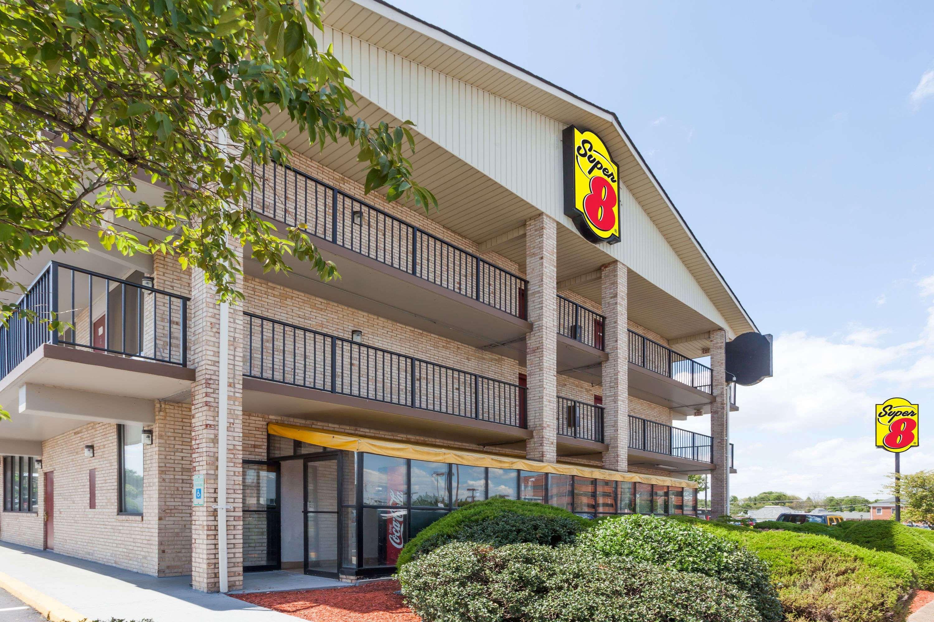 Super 8 By Wyndham Manassas Otel Dış mekan fotoğraf