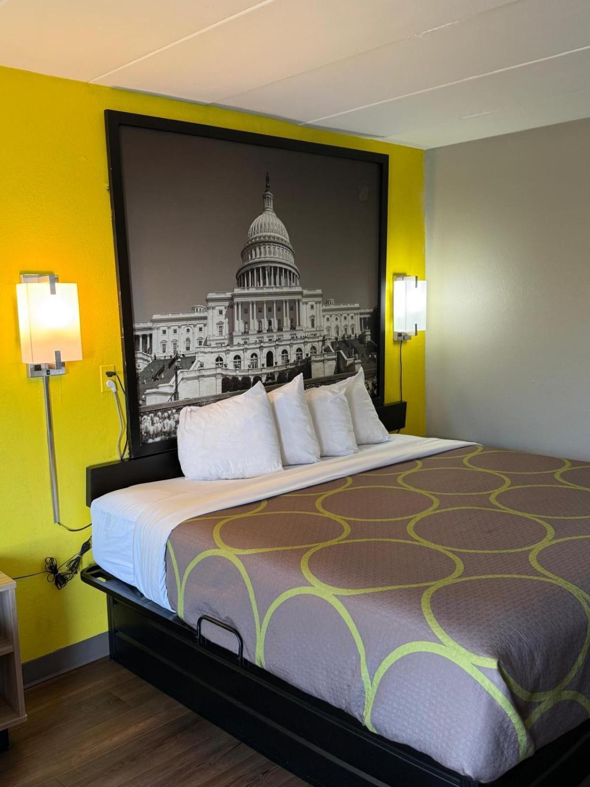 Super 8 By Wyndham Manassas Otel Dış mekan fotoğraf