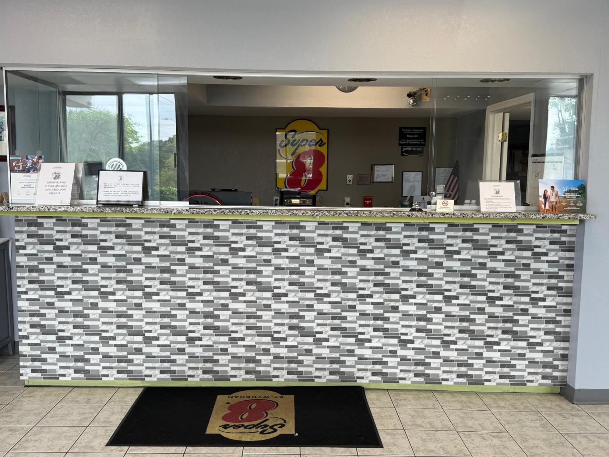 Super 8 By Wyndham Manassas Otel Dış mekan fotoğraf
